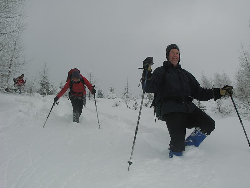 Tiefschneeabfahrt mit Schneeschuhen